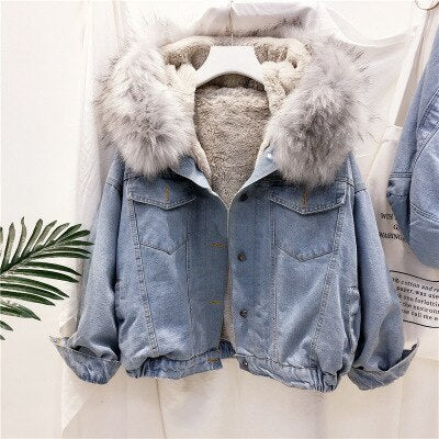 Warme BellasJacket denim winterjas voor dames in grijs, met zachte roze binnenvoering. Ideaal voor de winter.