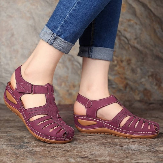 Leren Elin dames sandalen met orthopedische zool, biedt comfort en verlichting voor voetproblemen.