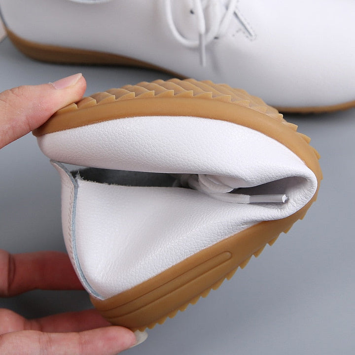 Nette casual LottjesSneaks damessneakers, bieden elegantie en comfort voor dagelijks gebruik.