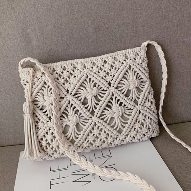 Modieuze geweven schoudertas voor dames, beige/bruin, past perfect bij een zomerse boho look.