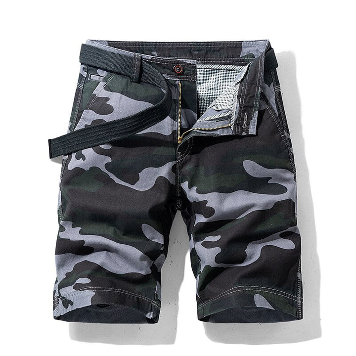 Loose fit heren camouflage korte broek, comfortabel en stijlvol. Perfect voor de moderne man in de zomer.