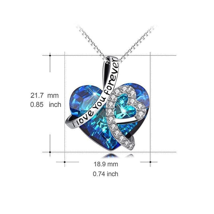 Luxe dames sieraden: zilverkleurige ketting met sprankelend kristal en liefdevolle tekst.