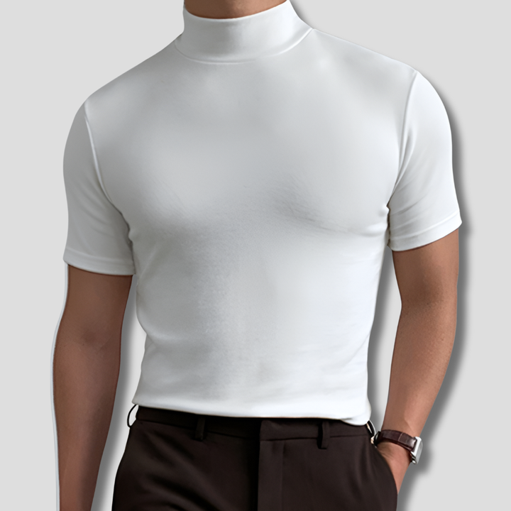 Comfortabel basic heren t-shirt met hoge kraag; perfect voor een casual, moderne herenmode outfit.