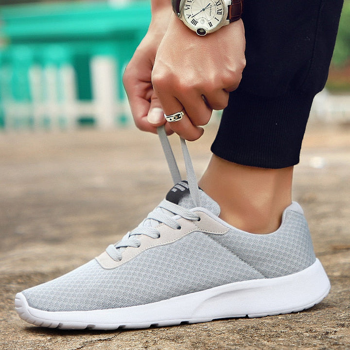 Trendy blauwe herenschoenen, sportief en stijlvol, ideaal als casual herfstsneakers.