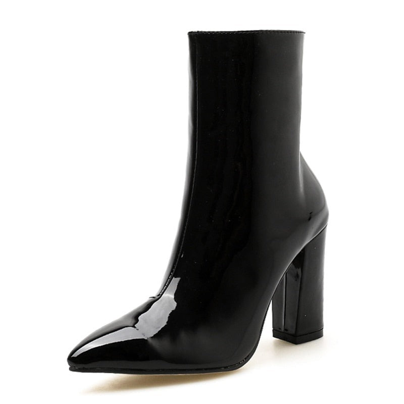Glanzende Celeste dames enkellaarsjes met blokhak, perfect voor een elegante en trendy look.