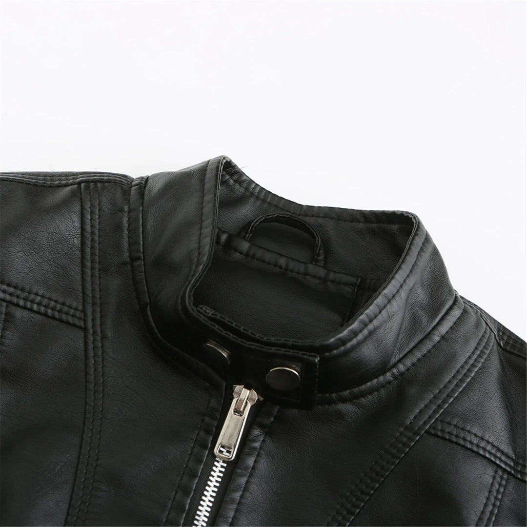 Trendy damesjack met ritssluiting. Ideaal voor modebewuste vrouwen, elk seizoen.