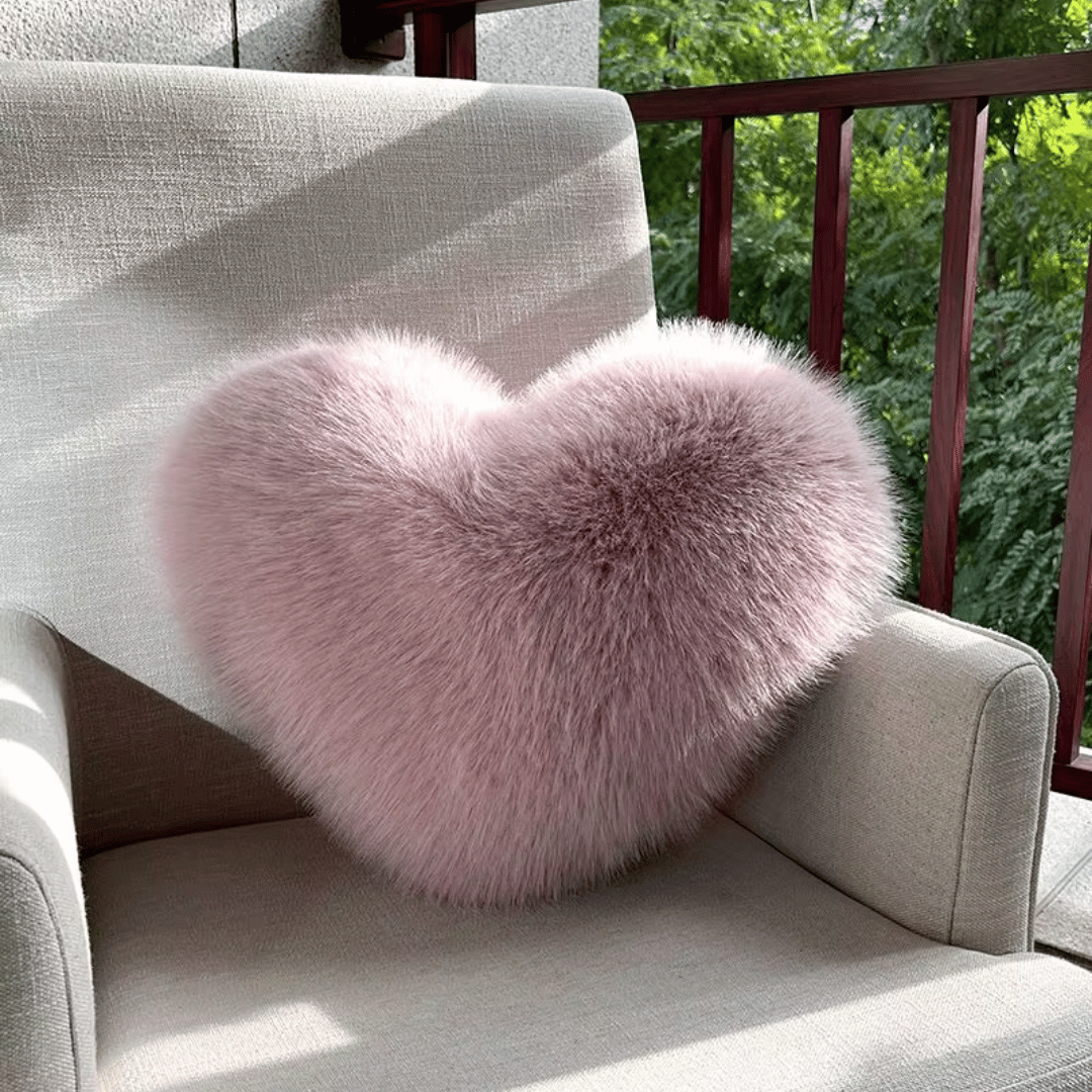 HUGNEST hartvormig sierkussen, een zacht en decoratief cadeau voor elk huis.