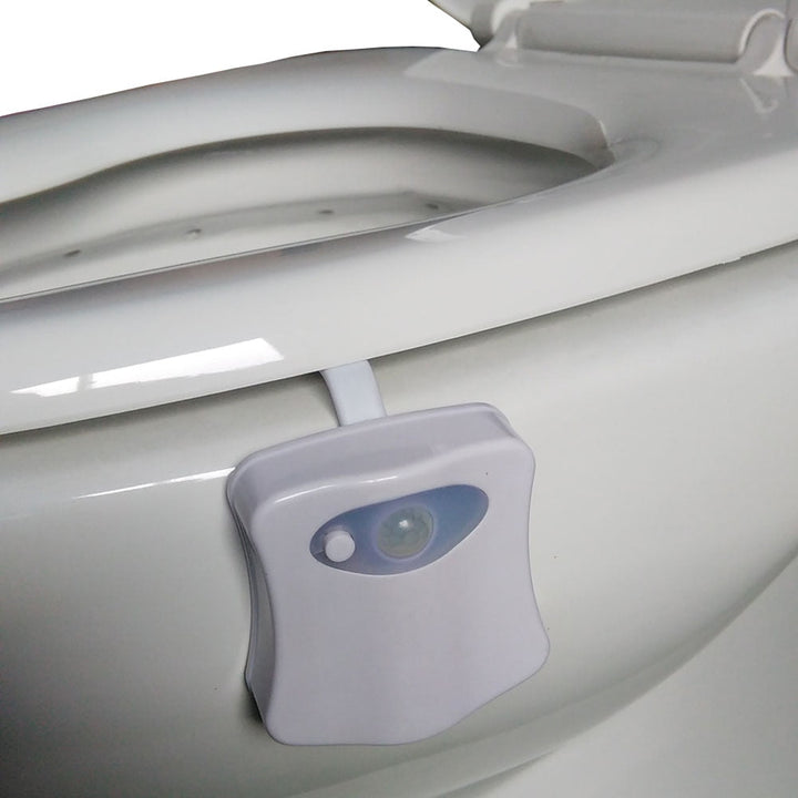 Praktische LED toiletlamp met bewegingssensor; transformeert elk toilet in een kleurrijke en veilige ruimte, perfect voor huis en cadeau.