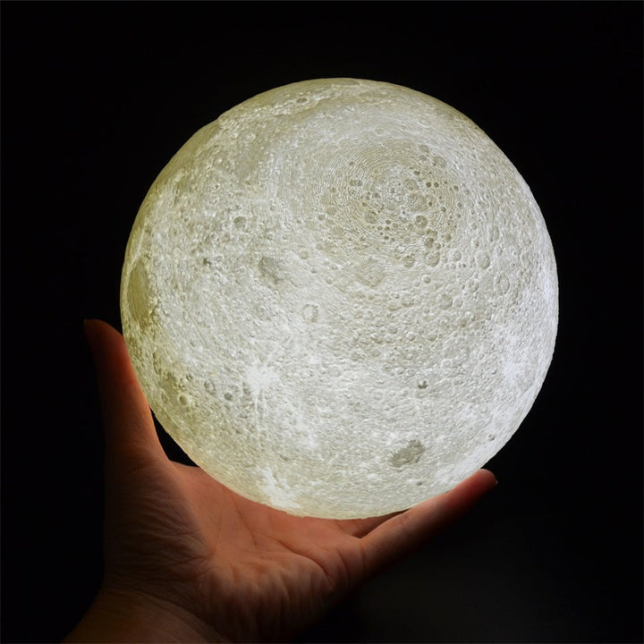 Cadeautip: LunaGlow LED maanlamp. Een uniek cadeau voor sfeervolle binnenhuis decoratie.