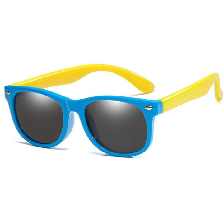 Gele flexibele UV400 kinderzonnebril, perfect voor speeltuin, beschermt jonge ogen.