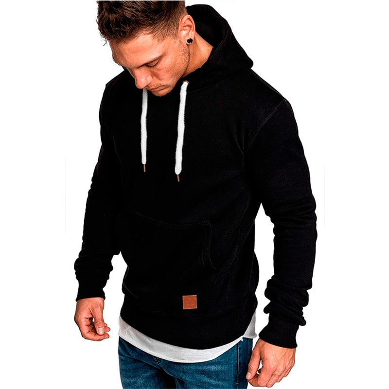 Heren hoodie met buidelzak en capuchon. Perfecte comfortabele trui voor casual dagen of sportieve look.