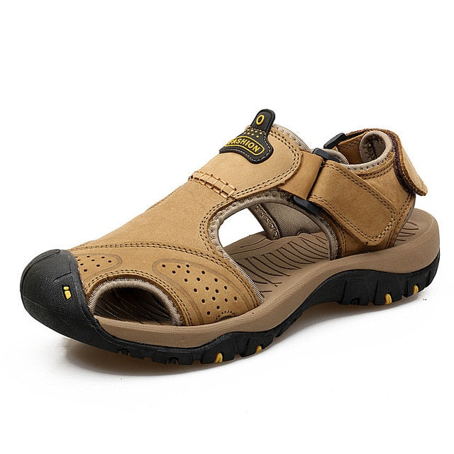 Robuuste heren wandelsandalen klaar voor actie; bieden comfort en stabiliteit tijdens zomerse hikes en buitenactiviteiten.