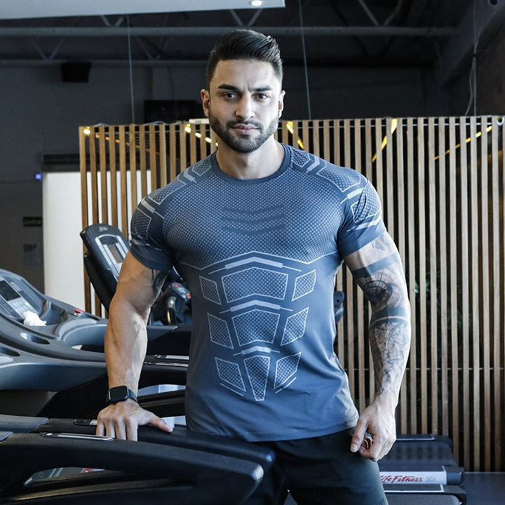 Sneldrogend heren sportshirt Richard met strakke pasvorm, perfect voor intensieve training.