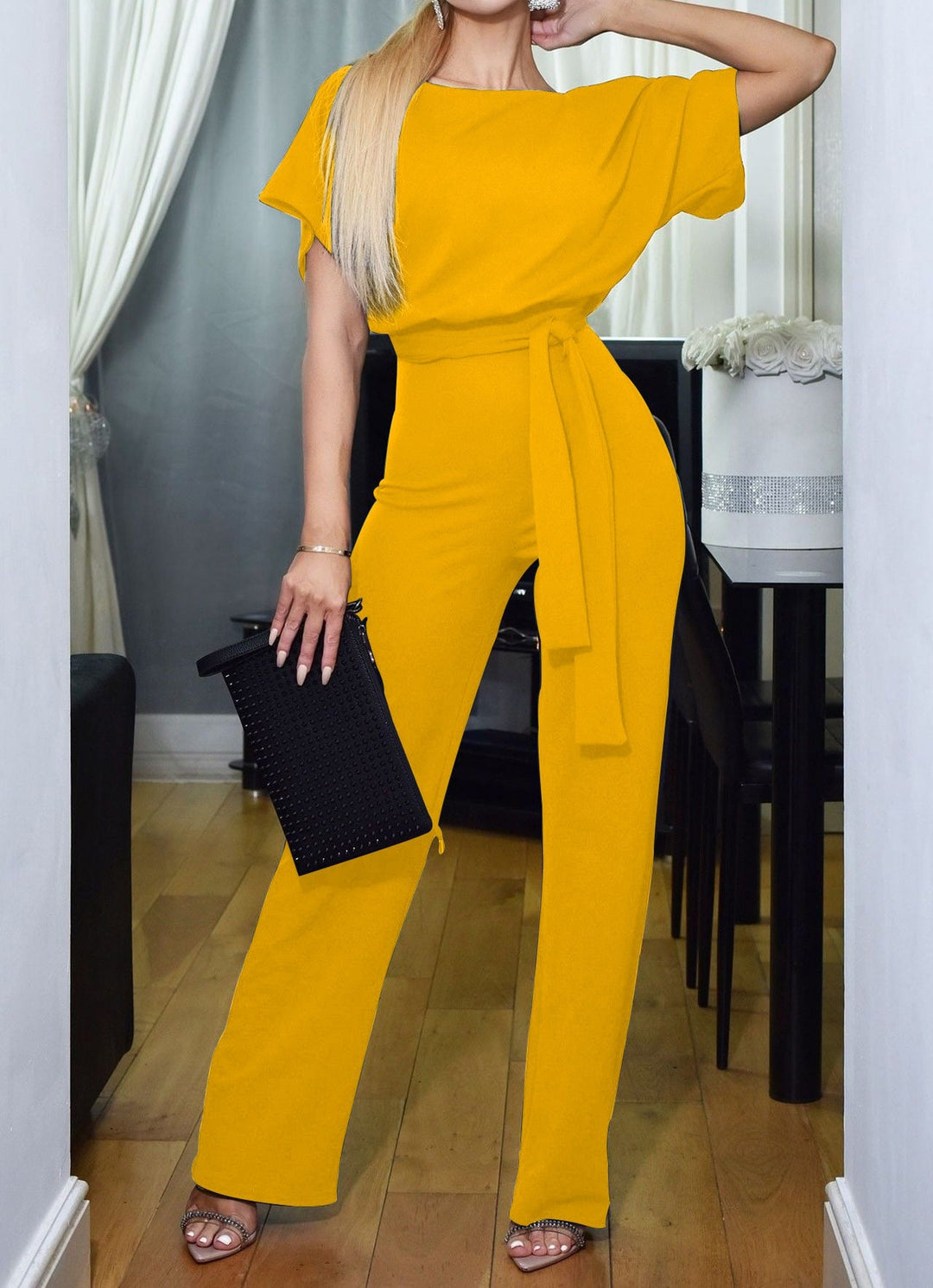 Damesmode: eéndelig pak, elegante jumpsuit met hoge taille voor een flatterende pasvorm. Trendy kleding.