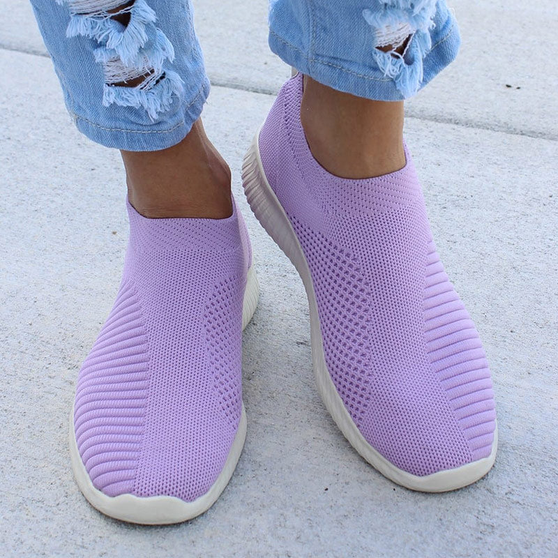 Comfortabele damesschoenen, zomerse sneakers met orthopedische eigenschappen en trendy design.