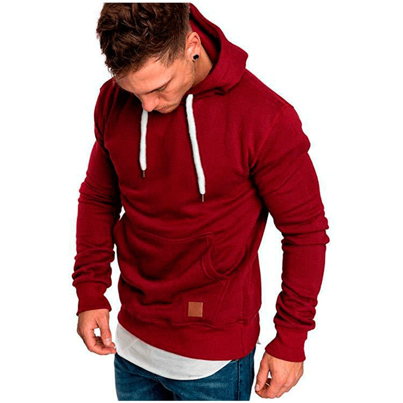 Comfortabele heren hoodie met capuchon, buidelzak en wit trekkoord. Sportieve herenkleding, perfect voor vrije tijd.