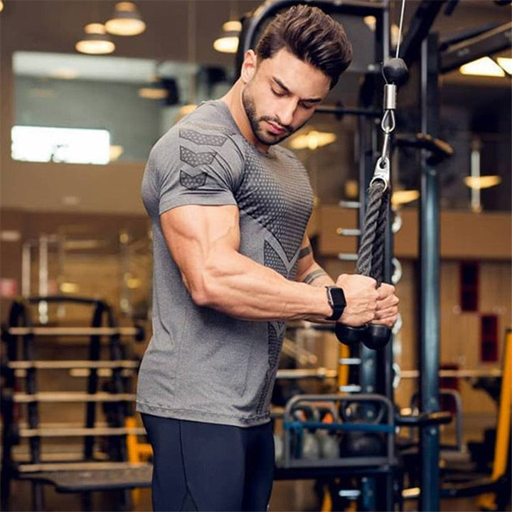 Optimaliseer je prestaties met dit sneldrogende heren sportshirt Richard; essentiële gymkleding.