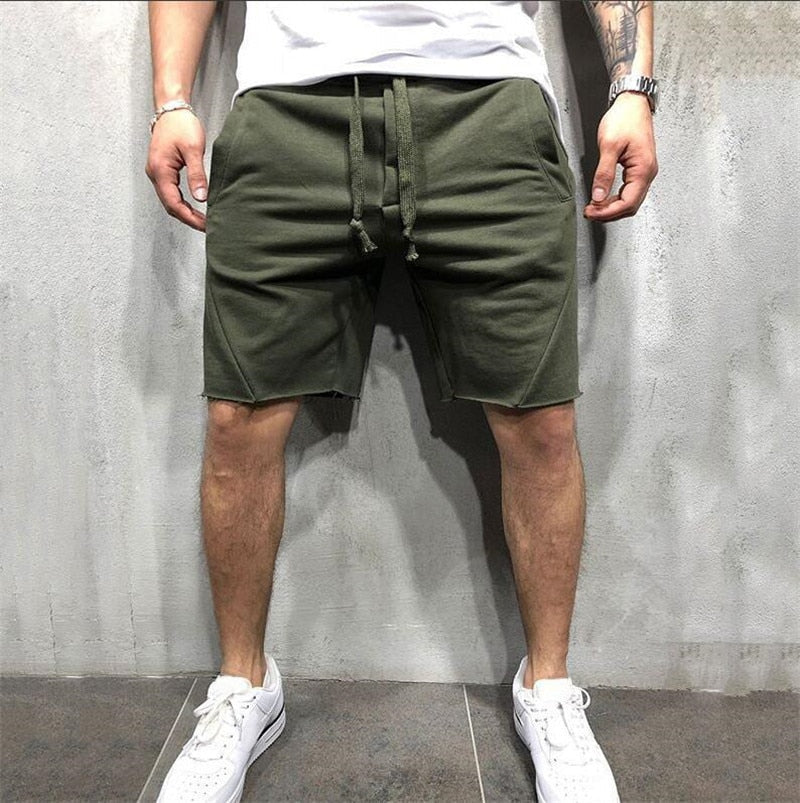 Zachte heren casual shorts van ademende stof met trekkoord. Verkrijgbaar in diverse kleuren.