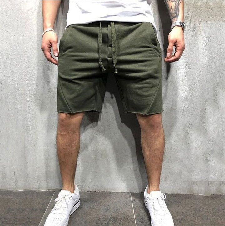 Zachte heren casual shorts van ademende stof met trekkoord. Verkrijgbaar in diverse kleuren.