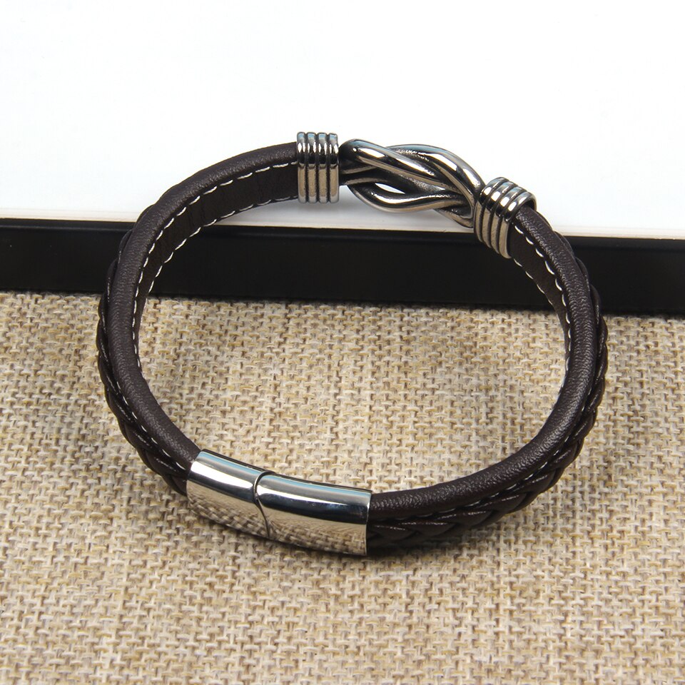 Zwarte leren infinity knoop armband voor een stijlvolle, robuuste look. Ideaal unisex sieraad.
