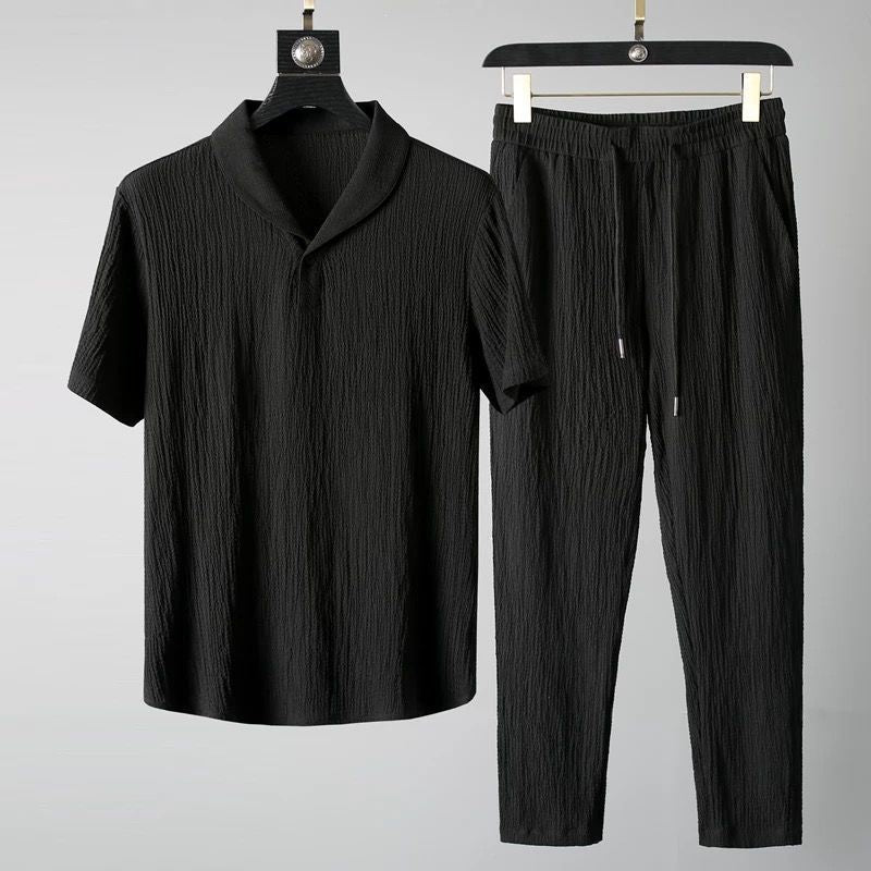 Moderne heren zomer set. Luchtige stoffen en trendy design voor een frisse, comfortabele en stijlvolle look.