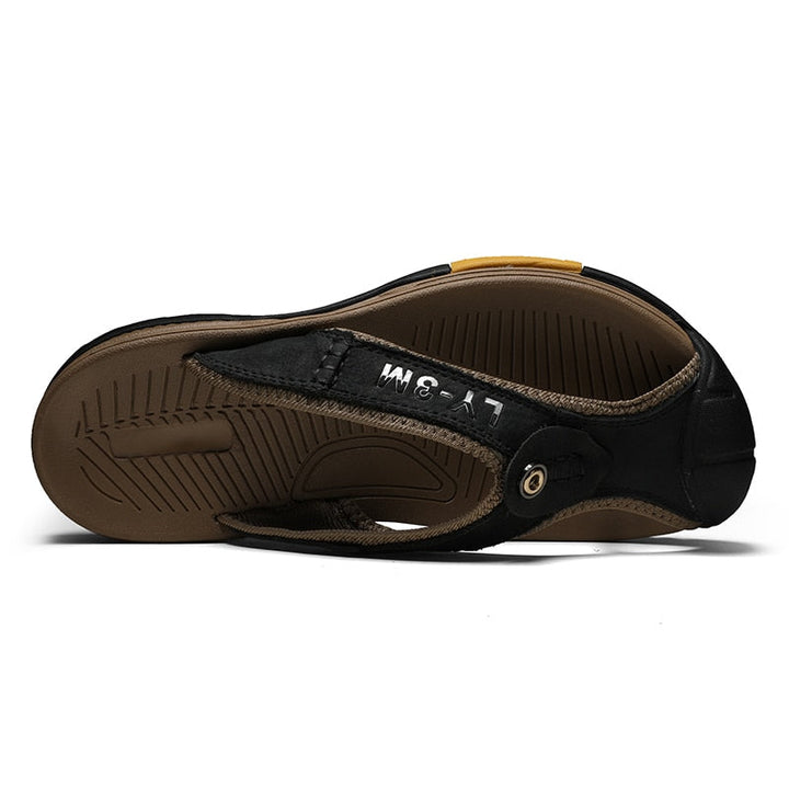 Praktische heren sandalen, instappers met zacht voetbed voor ontspanning thuis of op vakantie.