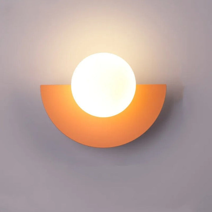 Elegante halve cirkel LED wandlamp met touch bediening, sfeervolle verlichting voor een eigentijds huis.