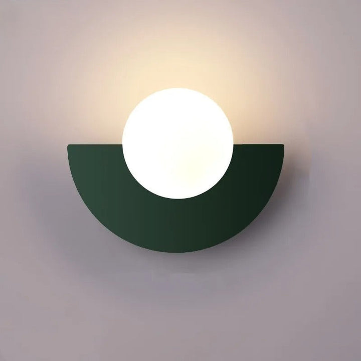Energiezuinige minimalistische LED wandlamp, halve cirkel design verrijkt elk interieur met sfeer.