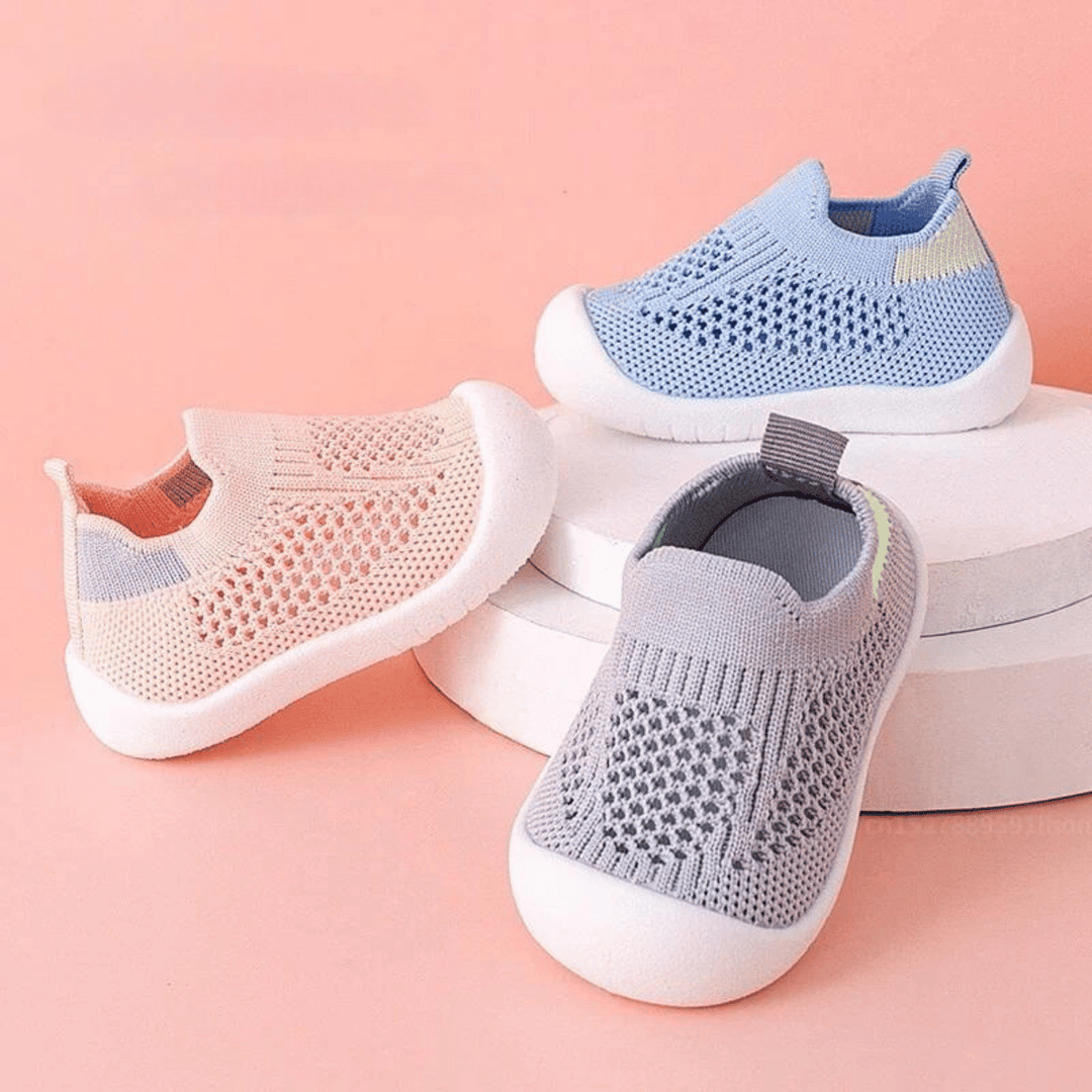 HappyFeet Comfy kindersneakers, grijs/blauw, comfortabel en antislip voor actieve peuters en baby's.