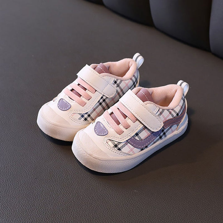 Barefoot schoentjes BareBuddies met antislip zool, comfortabel en ademend voor de gezonde voetjes van je peuter.