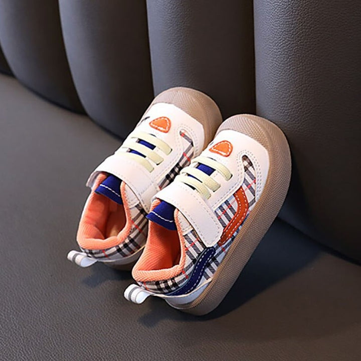 BareBuddies: flexibele kinderschoenen met antislip zool, bevorderen gezonde voetontwikkeling en veilige stapjes.