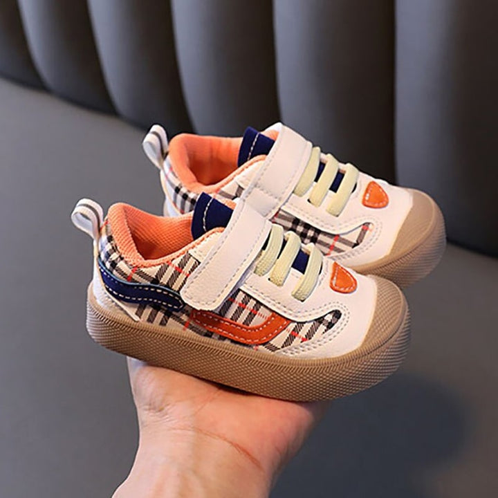 Comfortabele en ademende barefoot babyschoenen BareBuddies met antislip zool, ideaal voor de kleintjes.