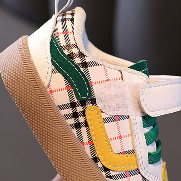 Vooraanzicht BareBuddies babyschoenen: flexibel, ademend design met antislip zool voor gezonde voetontwikkeling.