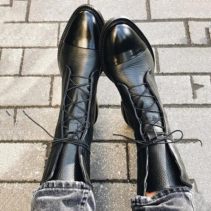 Stijlvolle vintage Marvella dames veterlaarzen in zwart, comfortabel en perfect voor de winter.