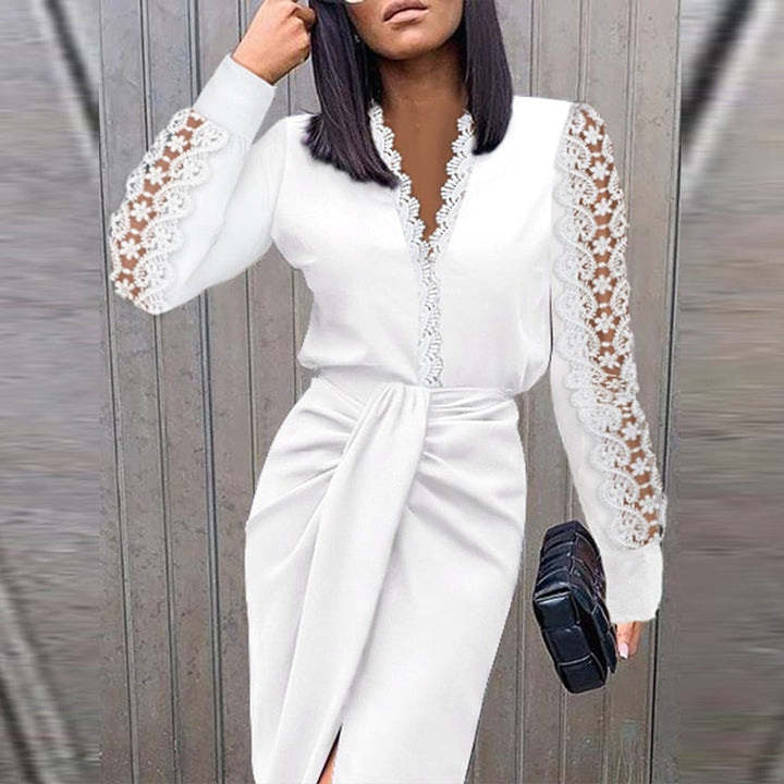 Comfortabele JoriekesDress jurk met split voor dames. Stijlvolle en veelzijdige jurk voor zowel casual als chique gelegenheden.