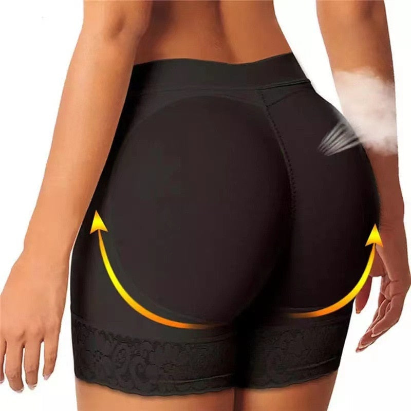 Zwart butt lift slipje met vulling voor een prachtig silhouet. Corrigerend shapewear lingerie.