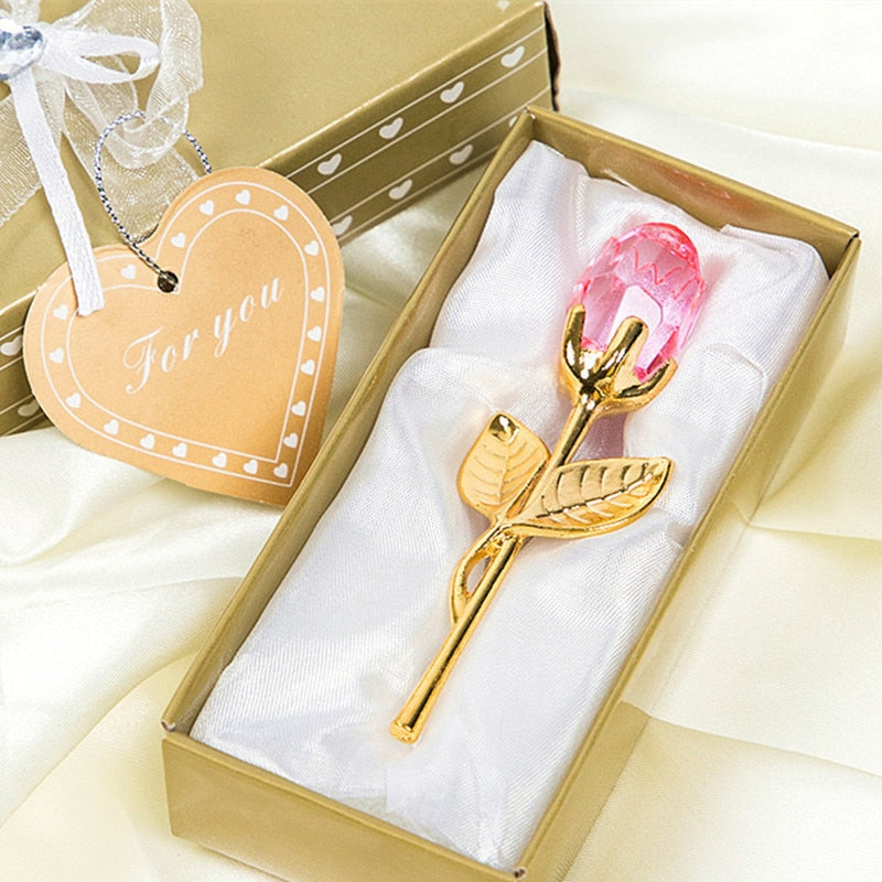 Schitterende glazen roos voor vrouwen, in elegante cadeauverpakking. Luxe decoratie of liefdesgeschenk.