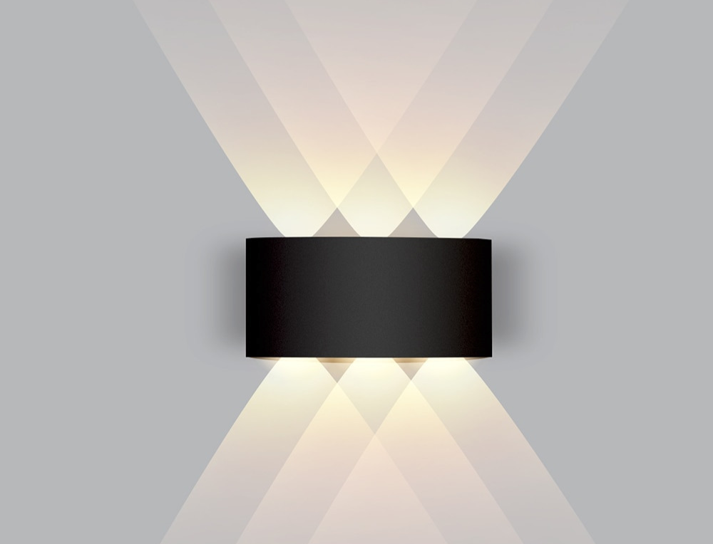 Moderne LED wandlamp voor halverlichting. Minimalistisch design in zwart of wit, efficiënte binnenverlichting.