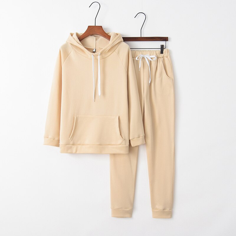 Elegant CuteSuit dames trainingspak, een stijlvolle en comfortabele set voor diverse gelegenheden.