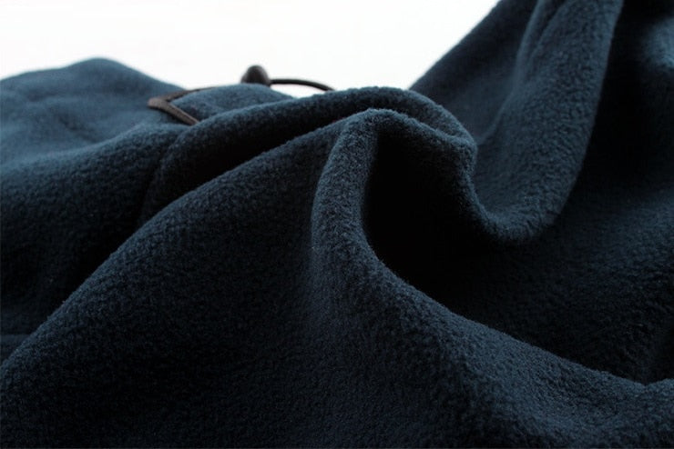 Een comfortabele fleece muts in unisex design, perfect voor buitenactiviteiten en dagelijks gebruik in de winter.