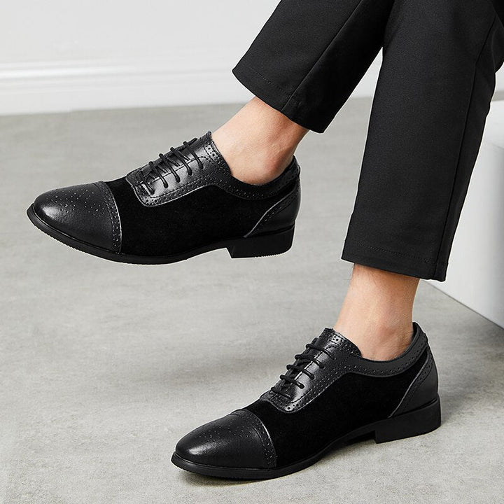 Elegante zakelijke herenschoenen met duurzaam leder en klassiek design, ideaal voor formele gelegenheden.
