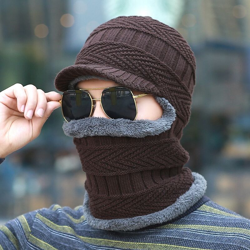 Stijlvolle unisex winterkleding: skullie met ingebouwde halswarmer.