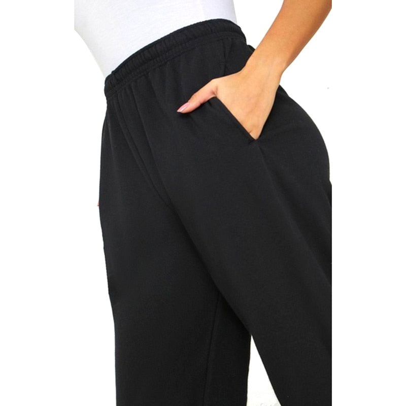 Warme en comfortabele fleece joggingsbroek voor dames. Model Kiona, ideaal als casual kleding.