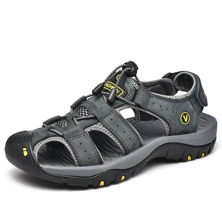Close-up van het zachte, ondersteunende voetbed in de heren wandelsandalen, voor optimaal loopcomfort.