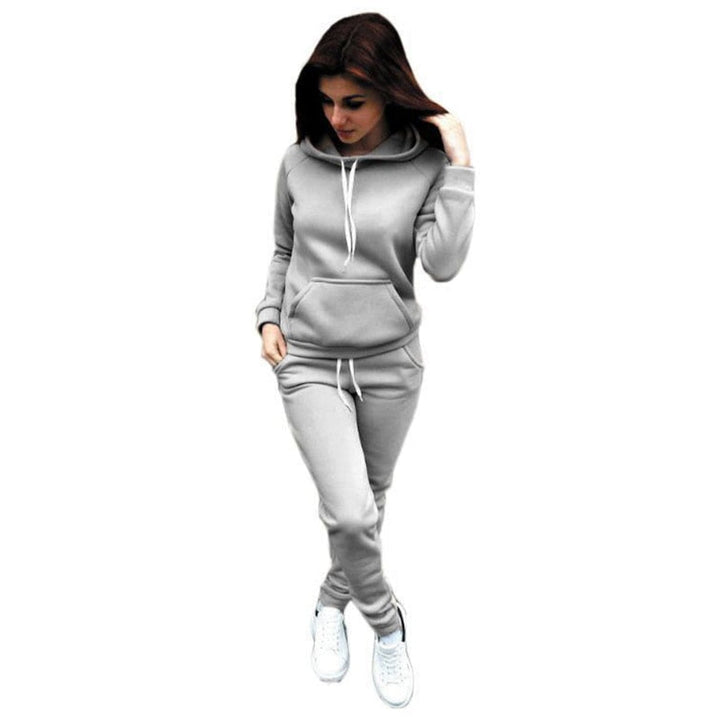 Complete comfortabele dames trainingspak set van CuteSuit, perfect voor een gecoördineerde look.