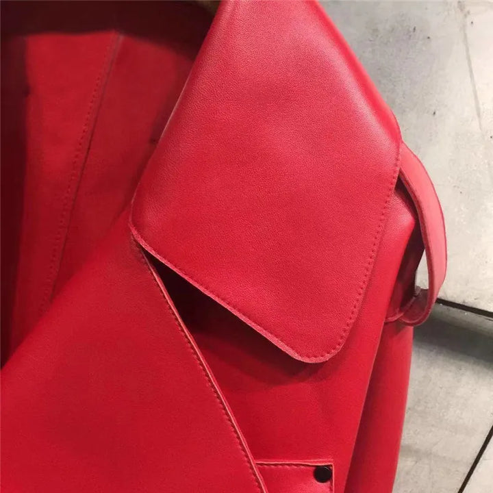 Modieuze retro damesjas, stijlvolle bovenkleding voor elegante dames.