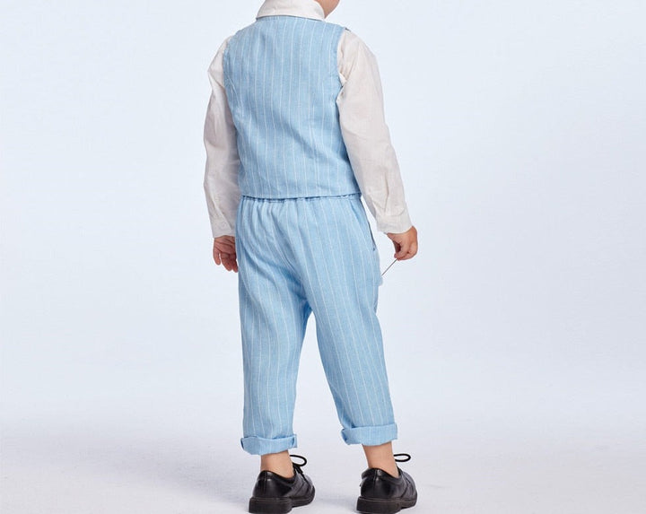 Beige baby combiset, chique en comfortabele jongenskleding voor peuters.