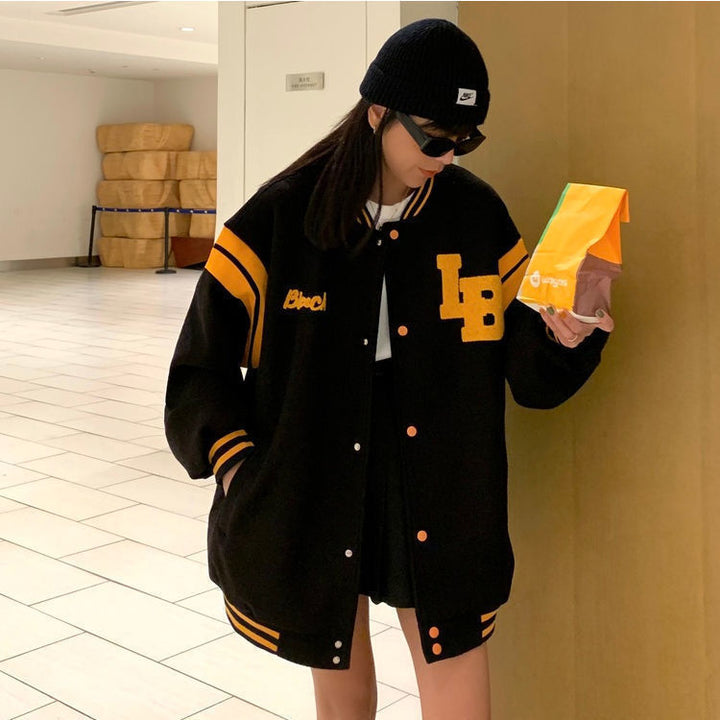 Comfortabele dames schooljas, varsity jacket voor een veelzijdige streetwear outfit, trendy en sportief.
