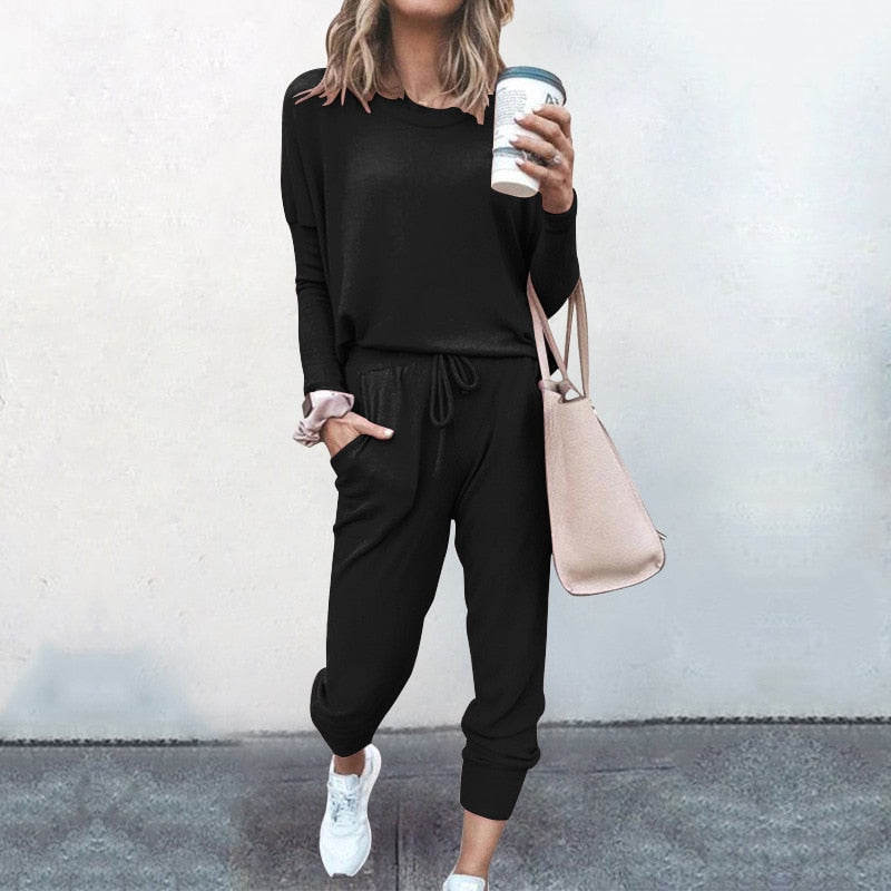 Casual dameskleding: Ally huispak. Stijlvolle tweedelige set, ideaal voor comfortabele dagen.