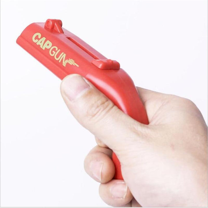 Innovatief keukenaccessoire: BlastCap flesopener voor een speelse manier van doppen verwijderen.